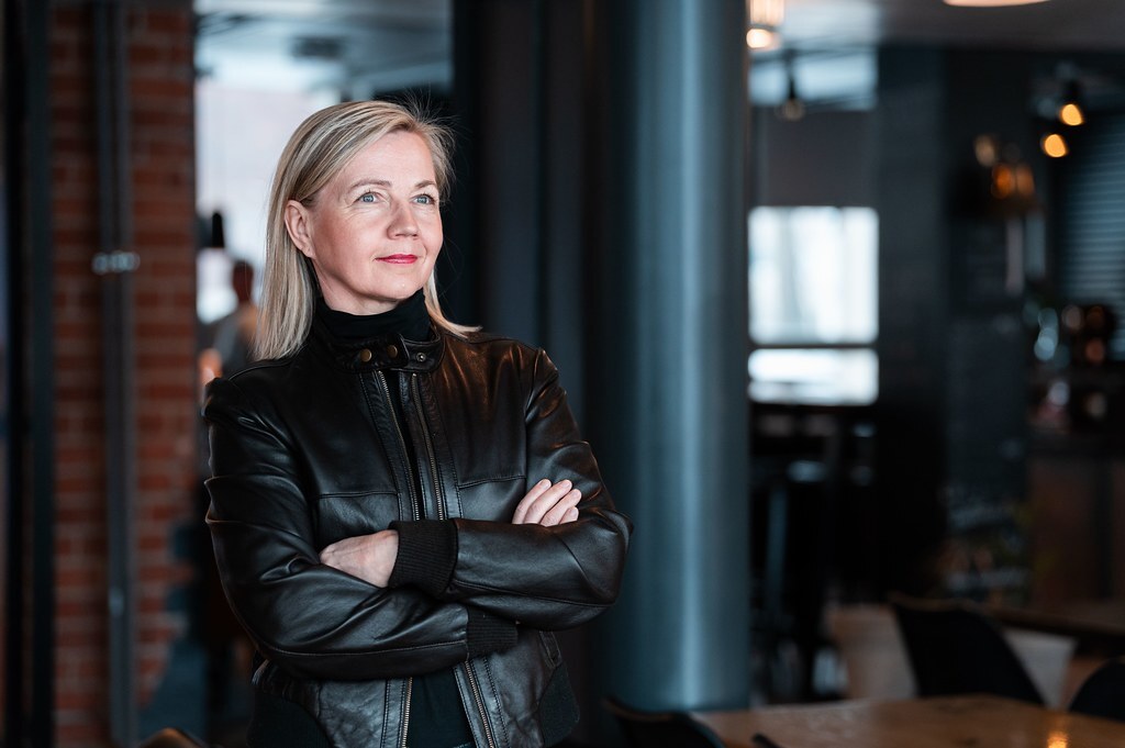 tiina-laisi-puheloinen